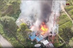 KKB bakar rumah dan tower telekomunikasi di Kabupaten Puncak - Video