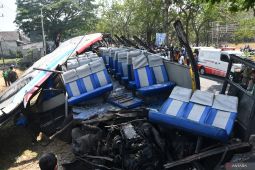 Tabrakan bus di Ngawi