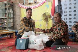 PLN salurkan bantuan buku ke rumah baca di Sumut