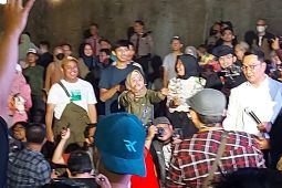 Ridwan Kamil bagi-bagi hadiah di WJF Gedung Sate Bandung