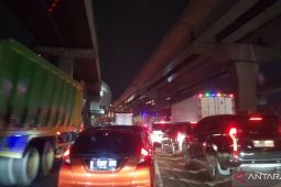 Pengguna jalan waspadai macet mulai pintu keluar GT Bekasi menuju Cikarang