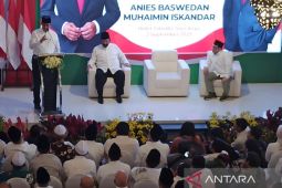 Anies-Muhaimin dan Surya Paloh berdiri sepanggung saat deklarasi