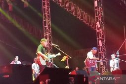 Iwan Fals dan Sawung Jabo reuni di Synchronize Fest