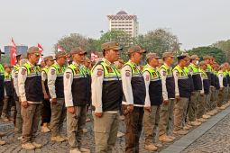 Satpol PP DKI membagi tugas dalam rangka pengamanan KTT ke-43 ASEAN