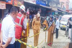 Atika tinjau perbaikan drainase pasar lama dan siphon irigasi Batang Gadis