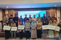 BPJamsostek serahkan santunan kematian pada acara Kunspek Komisi IX DPR RI di Babel