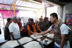 Garut alokasikan 100 ton beras untuk warga miskin