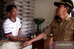 Disdagin sebut kenaikan harga beras di Sukabumi masih dalam batas warjar