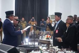 Bupati Malra minta Penjabat Sekda tingkatkan prestasi demi kemajuan daerah