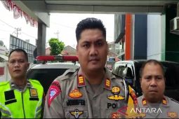 Mobil dinas DPRD Pesisir Barat kecelakaan di Tol Bakter, satu orang tewas