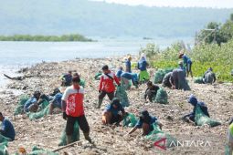 Pemkab Banyuwangi dan Sungai Watch kolaborasi bersih-bersih sampah