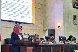 Pajak dan retribusi daerah diharapkan jangan terlalu bebani masyarakat
