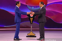 Indonesia passes ASEAN chairmanship baton to Laos