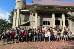 Komunitas MCC bagi 400 anakan pohon hadiah Ambon di usia 448 tahun