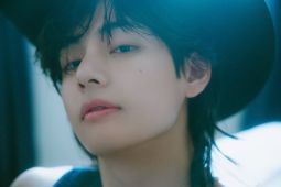 V BTS tampilkan sisi baru lewat album "Layover"