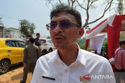 DLH Kota Bengkulu lakukan penyiraman pohon hadapi kemarau panjang