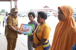 Ribuan KPM di Kabupaten Sorong terima BPMT dan PKH