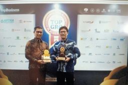 Bank bjb syariah raih 2 penghargaan TOP GRC Awards 2023