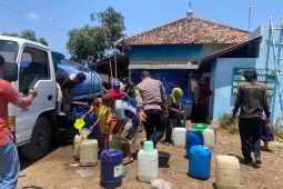 Polres Ponorogo salurkan bantuan air bersih untuk desa kekeringan