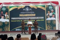 Ketum PBNU serahkan 999 paket sembako bantu warga Babel