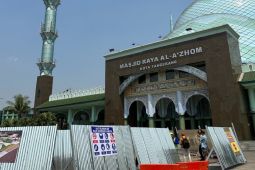 Masjid Al Azhom dilengkapi payung besar seperti di Nabawi