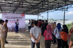 Honda Kalbar edukasi safety riding kepada karyawan FIF Pontianak