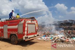 BPBD Babel berjibaku kendalikan api di TPA Belitung 11 hari terbakar