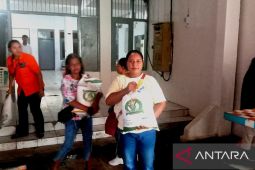 Bulog Maluku salurkan beras bantuan pangan  daerah kepulauan sekaligus