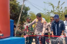 Polres Bekasi bantu sarana penampungan air bersih bagi warga terdampak kekeringan