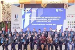 Penjabat Wali kota dan Ketua DPRD Ambon dibekali penguatan antikorupsi oleh KPK