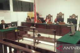 Dua terdakwa korupsi dana bencana SBB divonis bervariasi