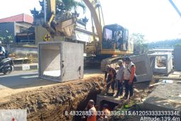 Pemkab Karangasem danai perbaikan jalan Rp5 miliar