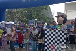Ratusan warga kampanyekan tertib lalu lintas