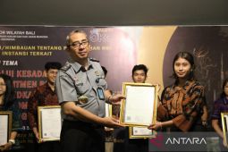 Kemenkumham Bali serahkan 14 sertifikat kekayaan intelektual
