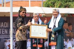 Kanwil Kemenkumham Jatim serahkan sertifikat IG kepada Bupati Pasuruan