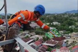 PLN Babel imbau masyarakat tidak main layangan dan membakar lahan di sekitar jaringan listrik