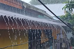 Warga diminta waspada hujan deras sebabkan sungai meluap