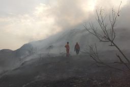 BNPB dukung pemadaman TPA Putri Cempo dengan bom air