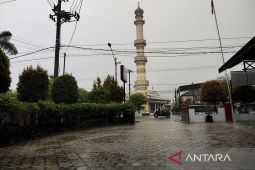 Hujan disertai kilat dan petir berpotensi di Lampung