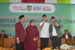 Pasha Ungu meriahkan pembukaan PKKMB UISU