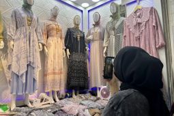 Sejumlah pedagang di Tanah Abang akui terbantu dengan TikTok Shop