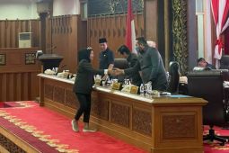 Pinto minta Pemprov sediakan anggaran cukup untuk penanganan karhutla dan dampak asap