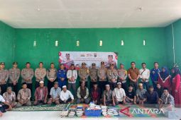 Polres Bangka Selatan salurkan buku sampai pelosok pulau