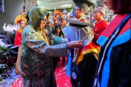 Mensos Risma: Lulusan Poltekesos Bandung hadapi tantangan globalisasi dunia