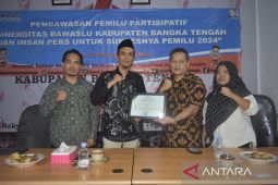 Bawaslu Bangka Tengah mengajak pers tangkal berita hoaks