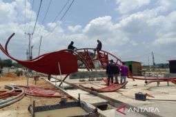 Pintu gerbang Desa Bikang Bangka Selatan hampir selesai