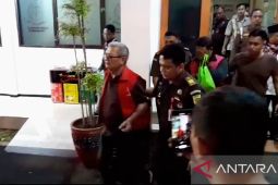 Kejari Purwakarta tahan 3 tersangka kasus dugaan korupsi anggaran BTT COVID-19