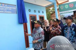 Gubernur Kaltim serahkan 20 RLH  untuk warga Penajam