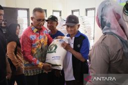 Pemerintah Kota Singkawang salurkan Bansos Beras untuk 2.706 KPM