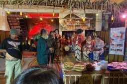 Kampung Cempluk terbitkan buku " Bhakta Pradesa"
